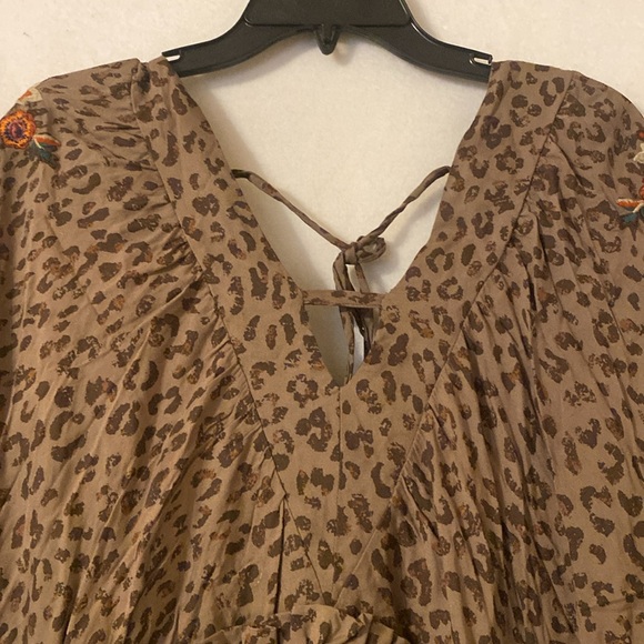 💫 NWT Leopard Embroidered Print Dress - Picture 2 of 12